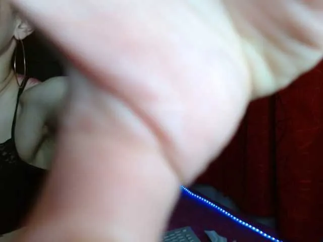 Live sex webcam photo for hannandbriana #272247653