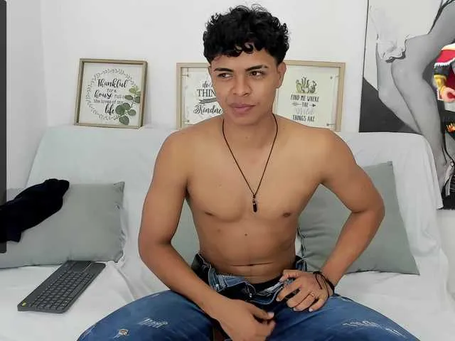 Live sex webcam photo for hans-kohlii #277341843