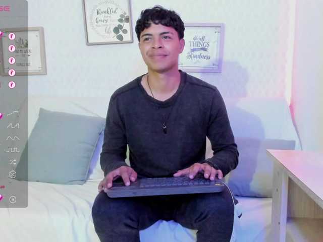 Live sex webcam photo for hans-kohlii #277415770