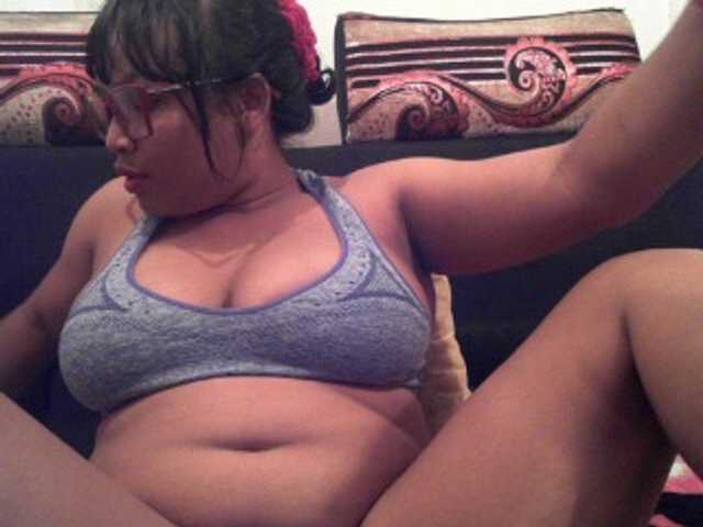 Live sex webcam photo for happinesshott #275755888