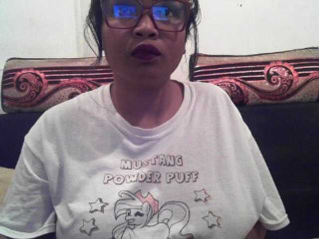 Live sex webcam photo for happinesshott #275947139