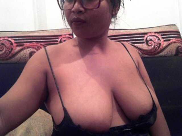 Live sex webcam photo for happinesshott #275959618