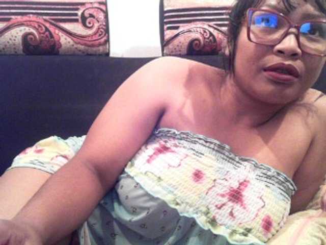 Live sex webcam photo for happinesshott #275967466