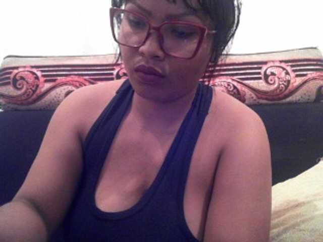 Live sex webcam photo for happinesshott #275982420