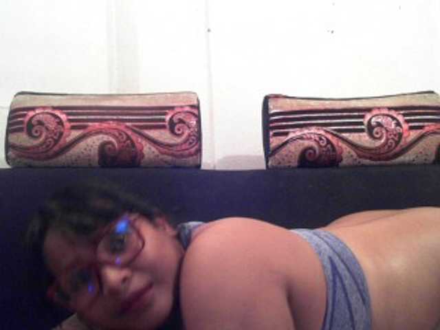 Live sex webcam photo for happinesshott #276119722