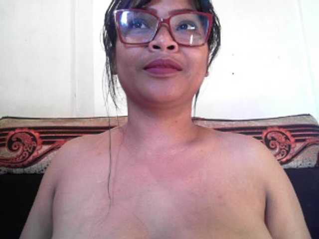 Live sex webcam photo for happinesshott #276347939