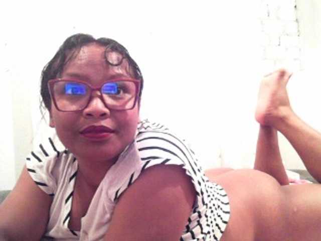 Live sex webcam photo for happinesshott #276523418