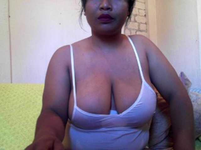 Live sex webcam photo for happinesshott #276919083