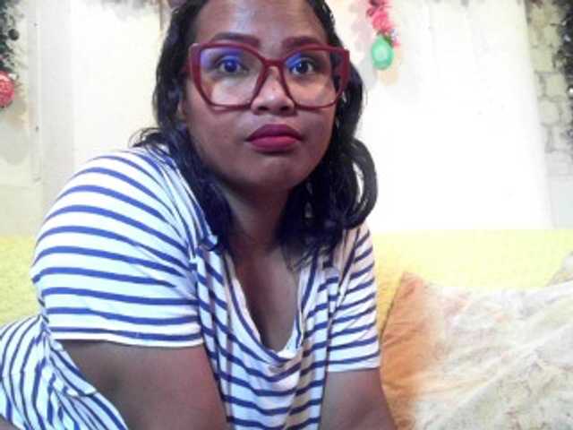 Live sex webcam photo for happinesshott #277234533