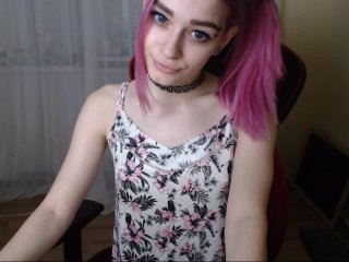 Live sex webcam photo for harleyquinn9 #154792680