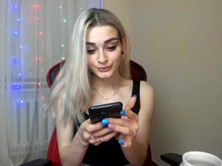 Live sex webcam photo for harleyquinn9 #159678600