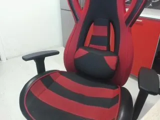 Live sex webcam photo for harleyquinn9 #184124450