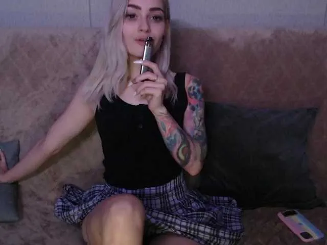 Live sex webcam photo for harleyquinn9 #275586720