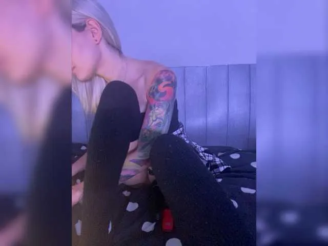 Live sex webcam photo for harleyquinn9 #276294716