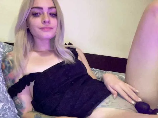 Live sex webcam photo for harleyquinn9 #276462002