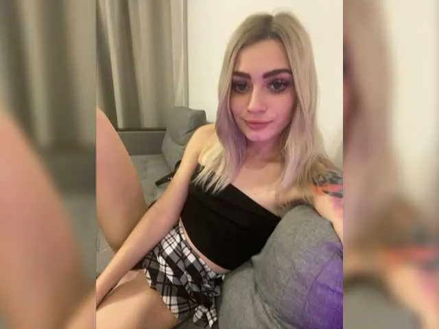 Live sex webcam photo for harleyquinn9 #276503849