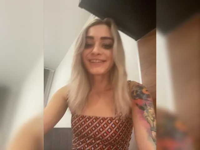 Live sex webcam photo for harleyquinn9 #276550102