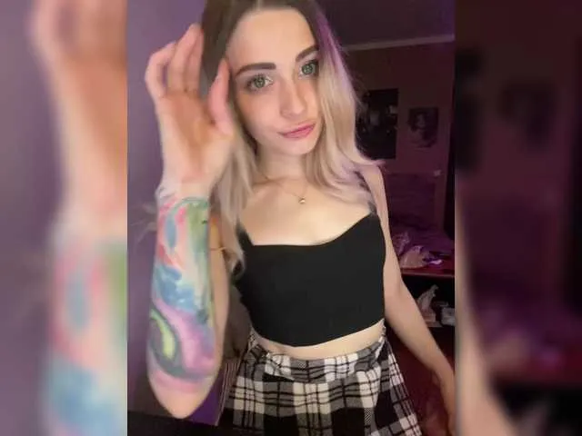 Live sex webcam photo for harleyquinn9 #290727056