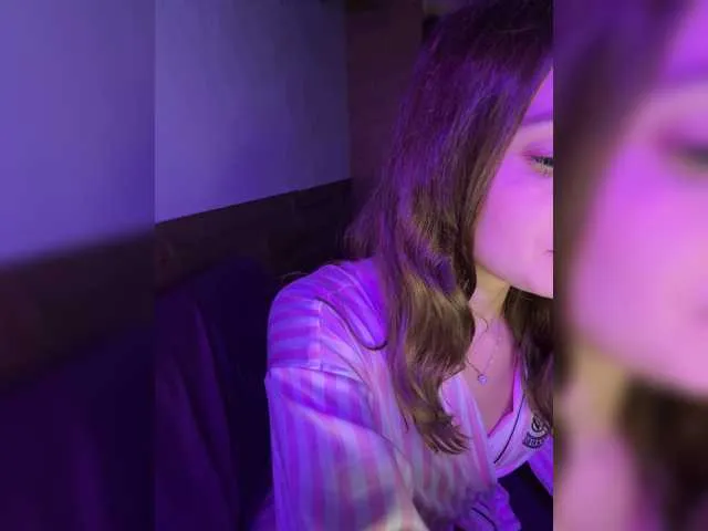 Live sex webcam photo for harleyquinn9 #292245284