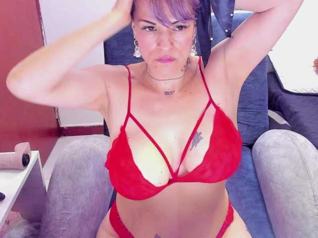 Live sex webcam photo for harlyqueen1 #277645607