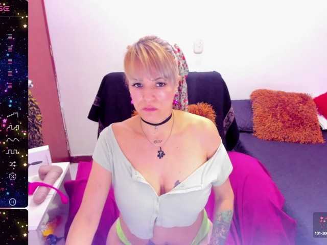 Live sex webcam photo for harlyqueen1 #277862512