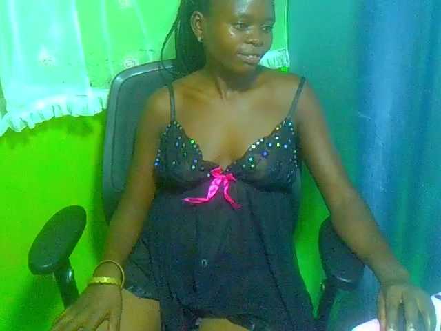 Live sex webcam photo for have-we-met #277585317