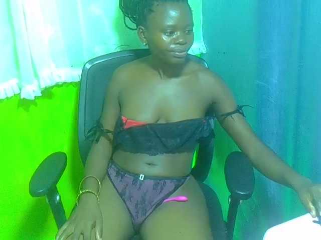 Live sex webcam photo for have-we-met #277640463