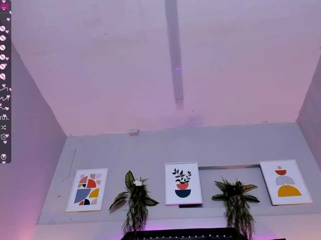 Live sex webcam photo for haylie-1 #275457553