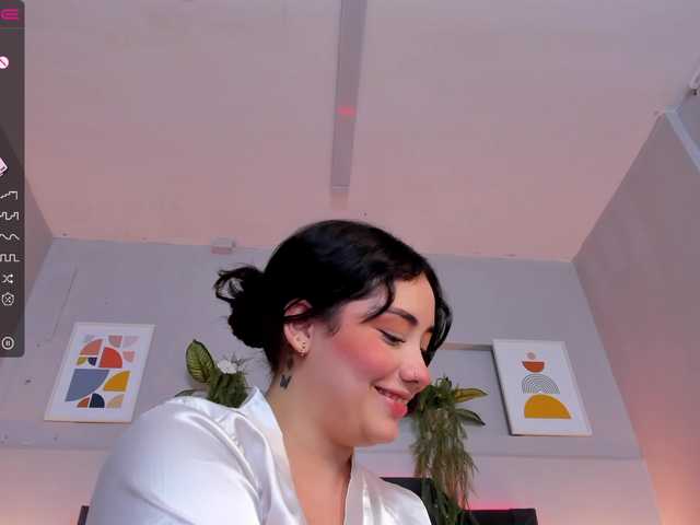 Live sex webcam photo for haylie-1 #275579829