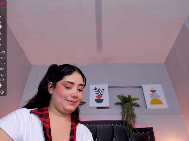 Live sex webcam photo for haylie-1 #275652779