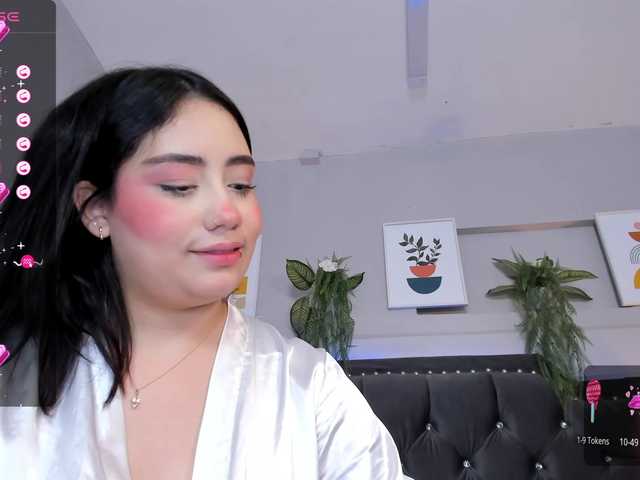 Live sex webcam photo for haylie-1 #276119827