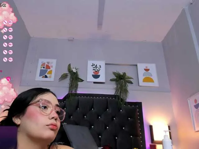 Live sex webcam photo for haylie-1 #276688421