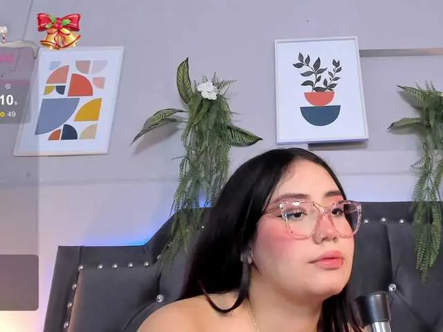 Live sex webcam photo for haylie-1 #277015246