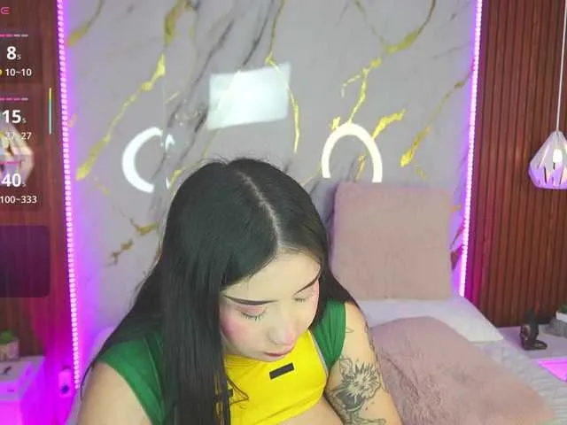 Live sex webcam photo for haylie-1 #291117239