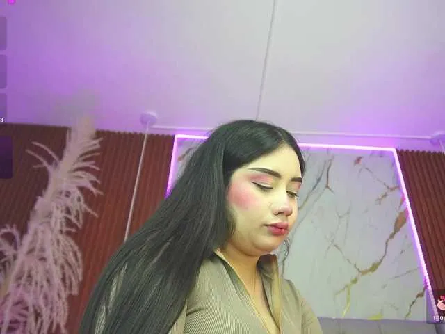Live sex webcam photo for haylie-1 #291444767