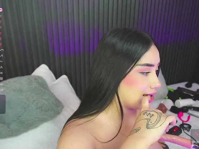 Live sex webcam photo for haylie-1 #292519490