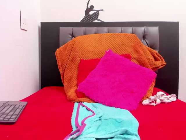 Live sex webcam photo for hazeel34 #276580307