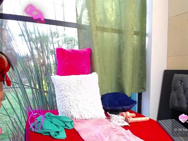 Live sex webcam photo for hazeel34 #277110677