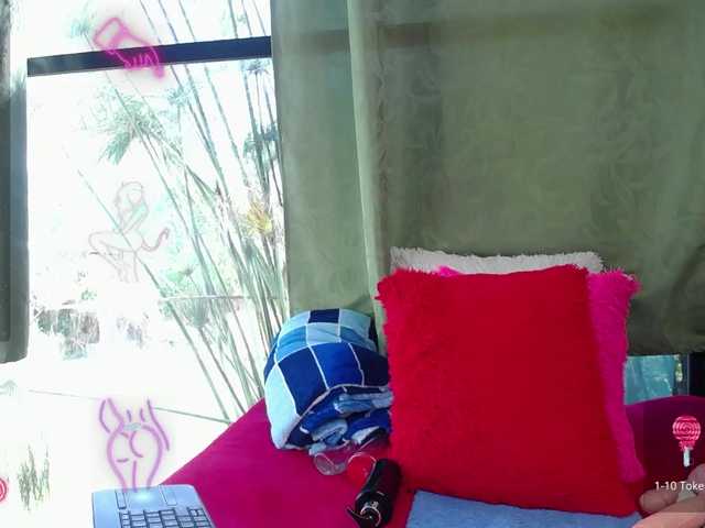 Live sex webcam photo for hazeel34 #277126144