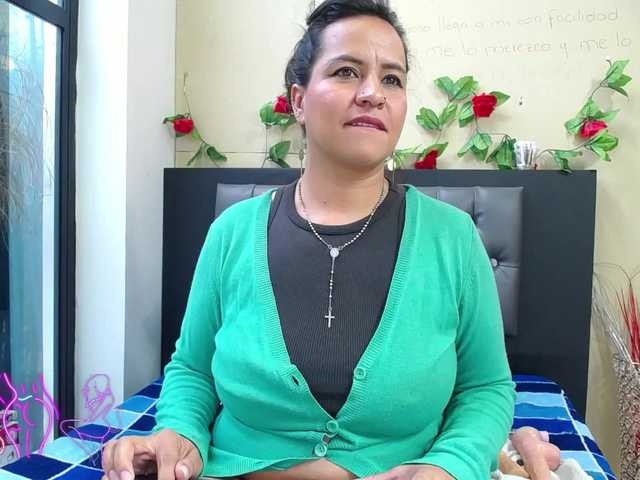 Live sex webcam photo for hazeel34 #277447823