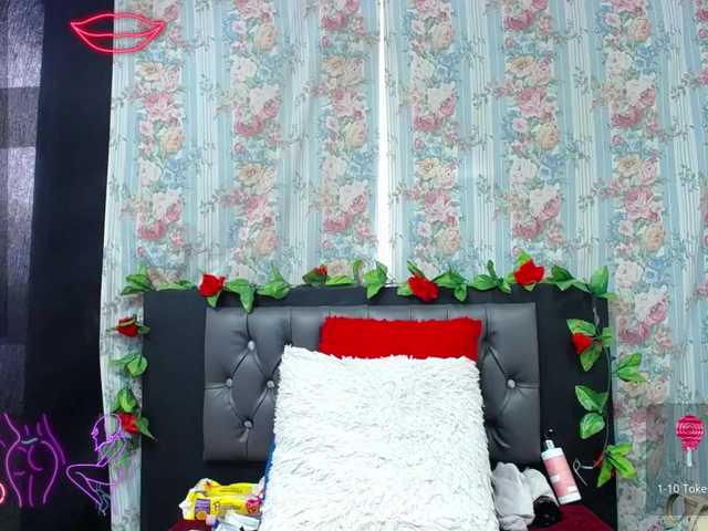 Live sex webcam photo for hazeel34 #278153862