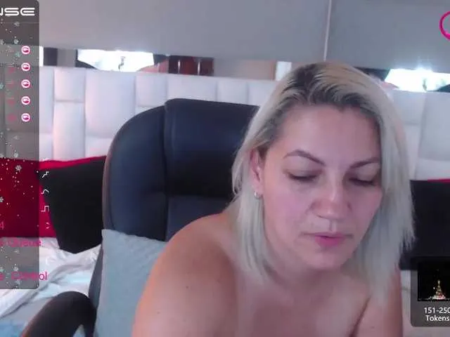 Live sex webcam photo for heidy-30 #271944318