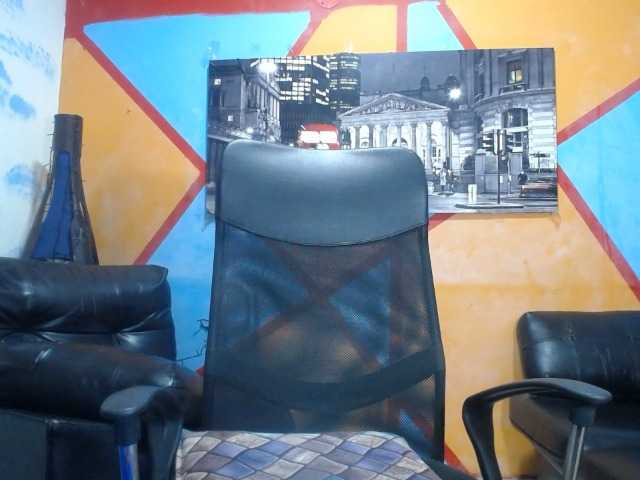 Live sex webcam photo for heidysumers #285112708