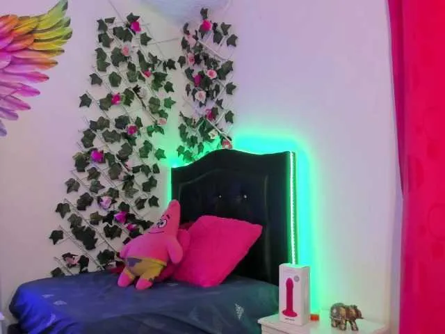 Live sex webcam photo for heilett-bell1 #276005951