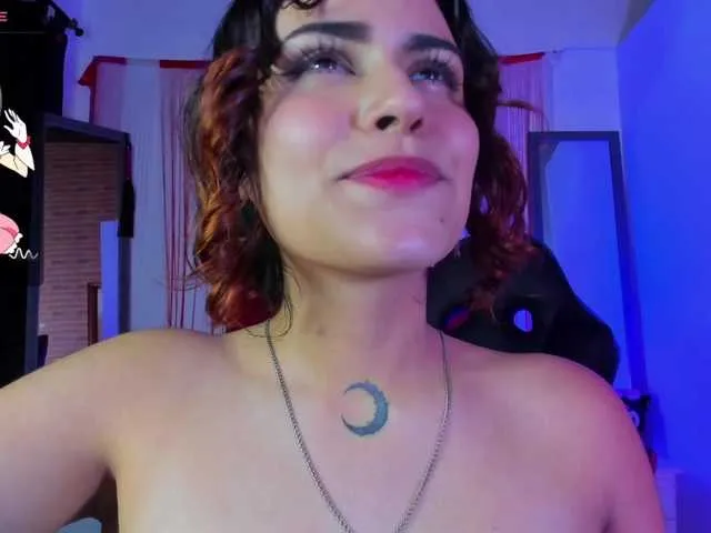 Live sex webcam photo for heilett-bell1 #277643862