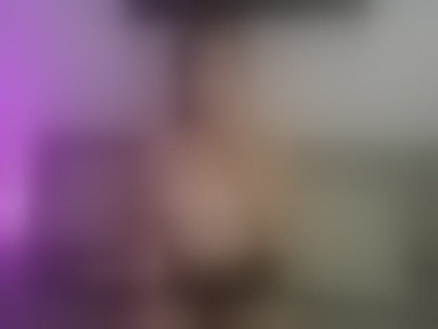 Live sex webcam photo for helen-scott #294195869