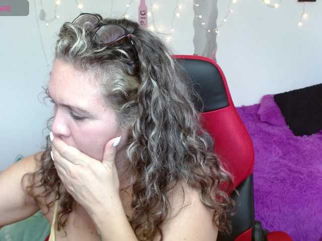 Live sex webcam photo for helenca1980 #290402249