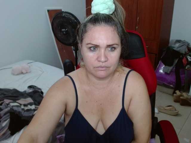 Live sex webcam photo for helenca1980 #291216313