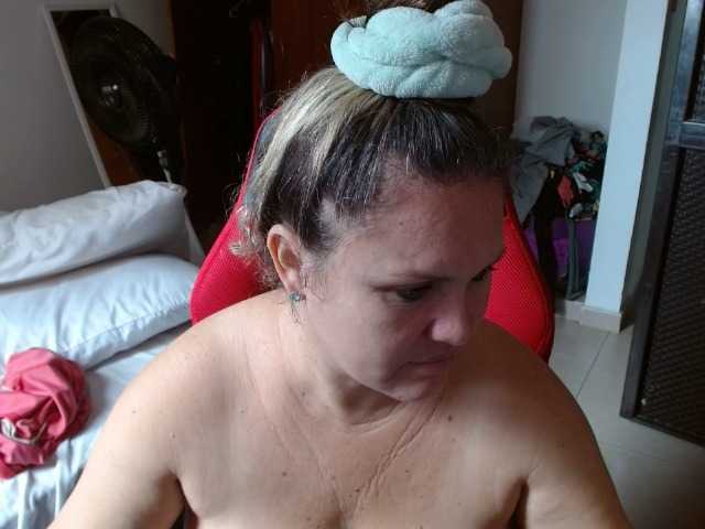 Live sex webcam photo for helenca1980 #291220742