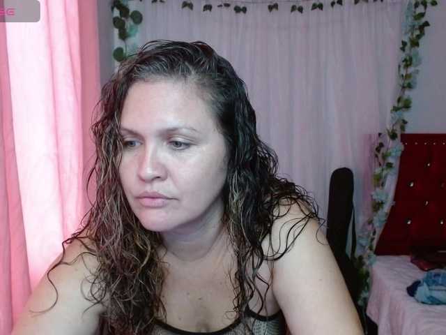 Live sex webcam photo for helenca1980 #292155106